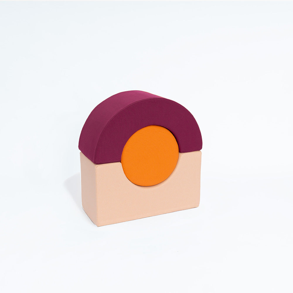 Schaumstoffspielstein Remmi Demmi Ramba in Sand, Orange und Berry von Present Stories – kreatives XXL-Spielmöbel für Kinder