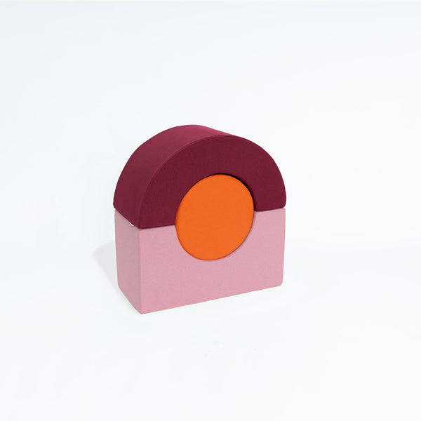 Remmi Demmi Ramba Spielbaustein in Blush, Orange und Berry – vielseitiger XXL-Schaumstoffstein von Present Stories für Kinder & Designliebhaber