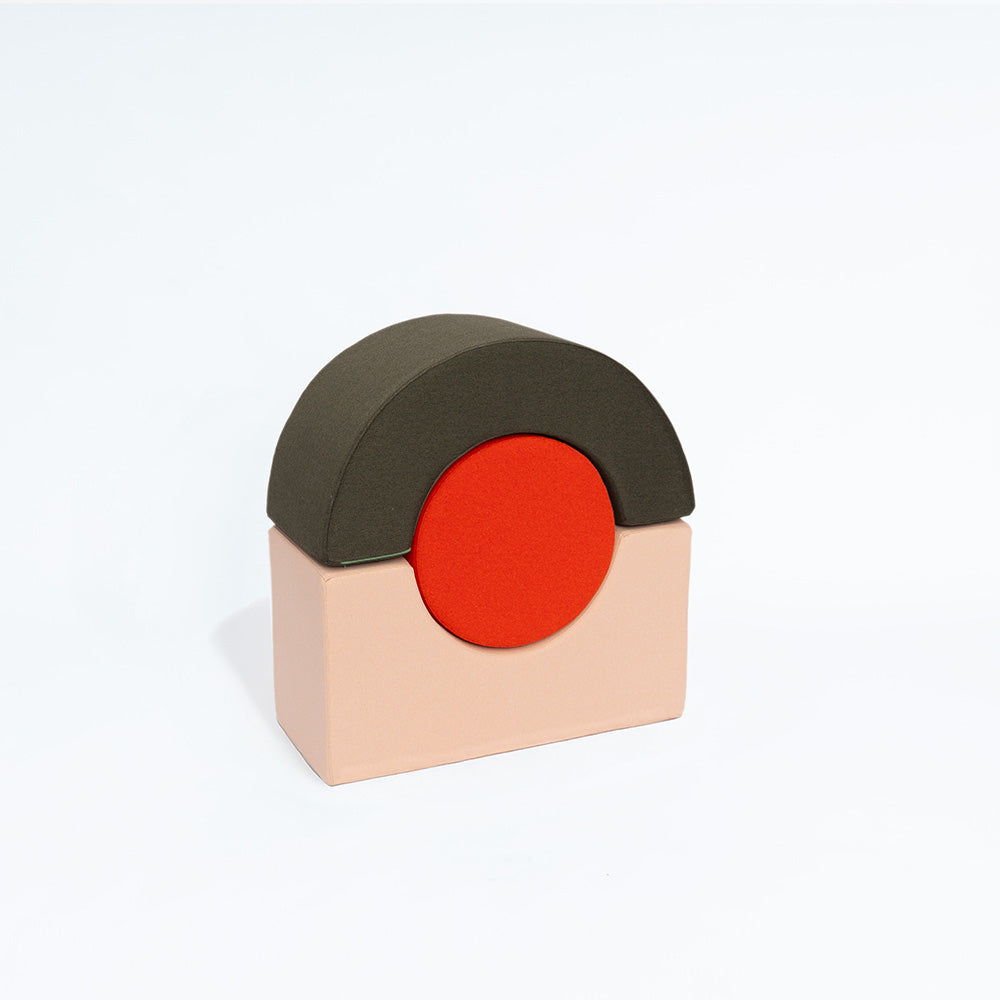 Remmi Demmi Ramba Spielbaustein in Sand, Red und Moos – vielseitiger XXL-Schaumstoffstein von Present Stories für Kinder & Designliebhaber